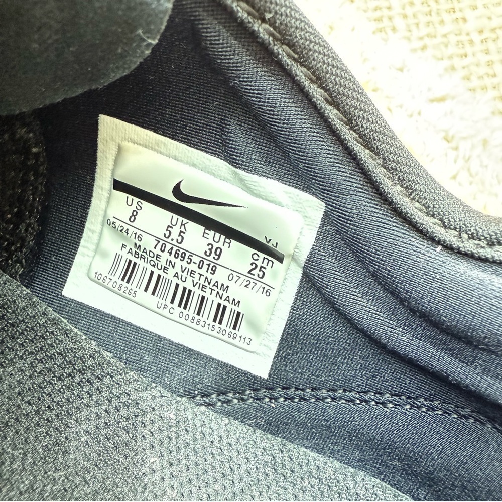 Nike Women’s TR MT 5.0 Nike Free Black & White Paint Splatter Athletic Sneakers - Picture 8 of 8